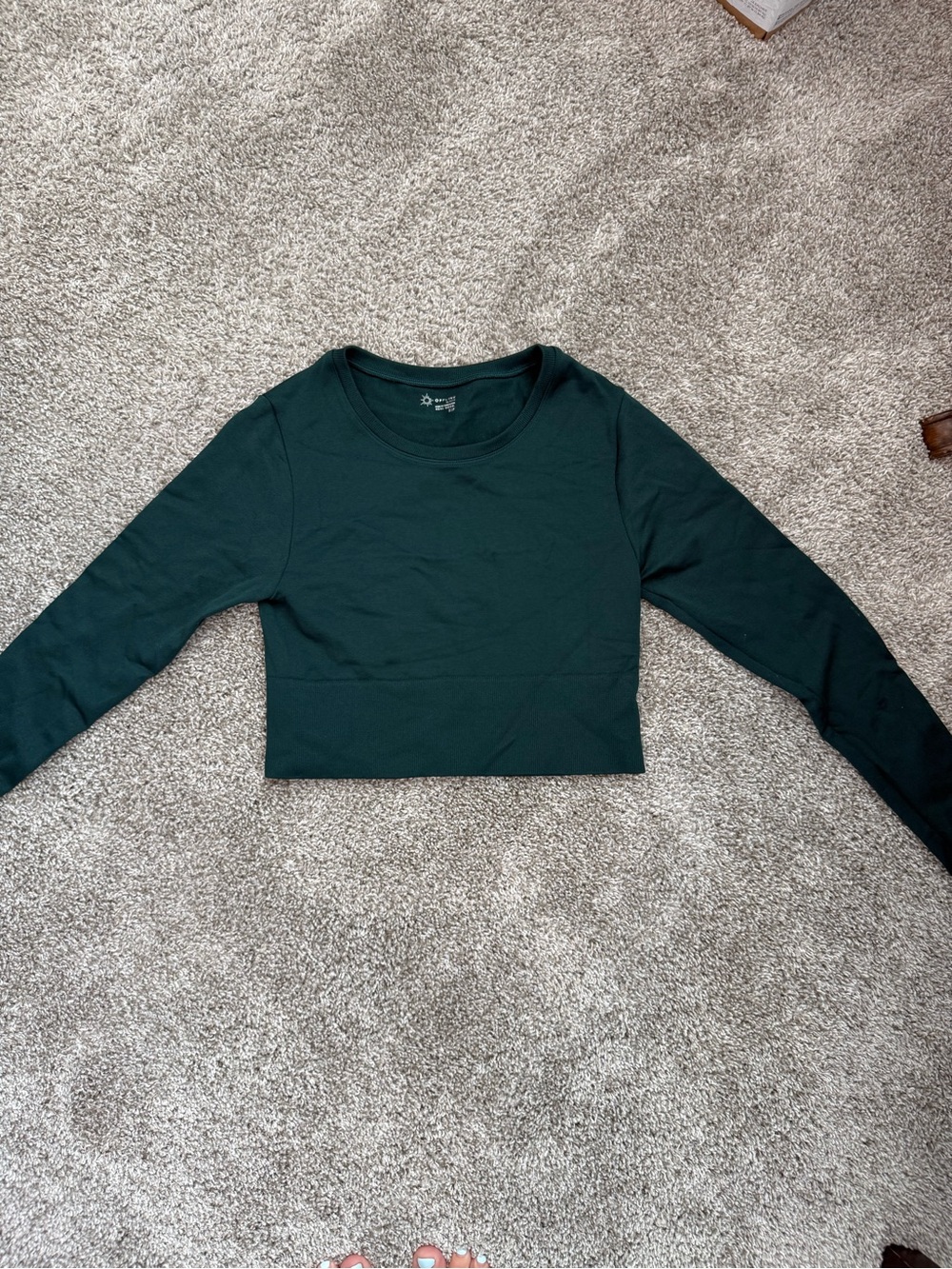 OFFLINE By Aerie Sidewalk Seamless Long Sleeve Cropped Top in Deep Emerald Green